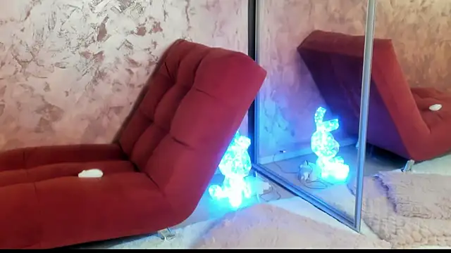 LesyaTouch online show from December 13, 2025, 8:36 pm