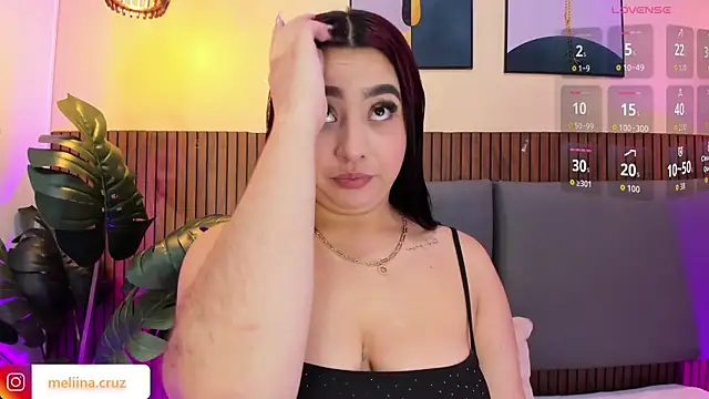 MelinaCruz online show from April 16, 2026, 2:23 am