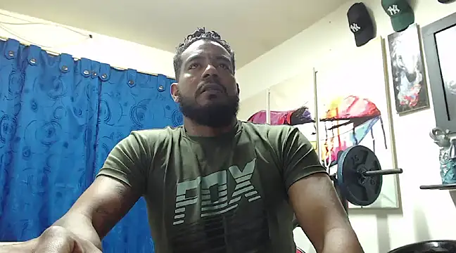 BladeFoxxx1 online show from March 12, 2025, 7:02 am