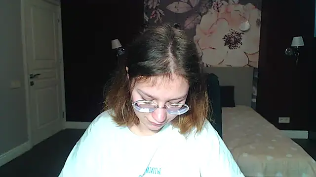 Snapshot of AngelinaLow chatting on March 13, 2025, 3:17 pm AngelinaLow online show from March 13, 2025, 3:17 pm