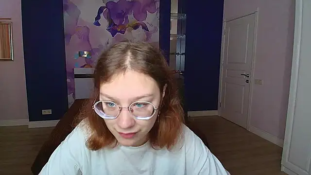 Snapshot of AngelinaLow chatting on March 14, 2025, 6:21 am AngelinaLow online show from March 14, 2025, 6:21 am