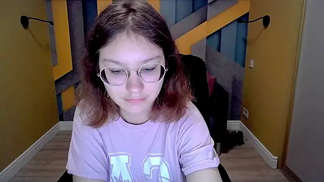 Snapshot of AngelinaLow chatting on March 15, 2025, 9:41 am AngelinaLow online show from March 15, 2025, 9:41 am