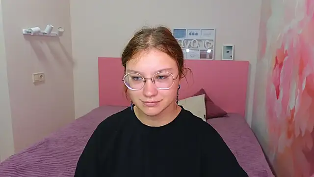 Snapshot of AngelinaLow chatting on September 9, 2025, 11:21 am AngelinaLow online show from September 9, 2025, 11:21 am