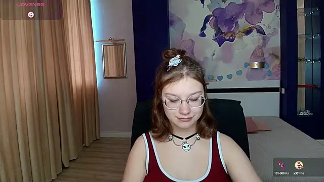 Snapshot of AngelinaLow chatting on October 16, 2025, 11:33 am AngelinaLow online show from October 16, 2025, 11:33 am