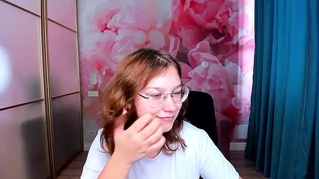 AngelinaLow online show from November 14, 2025, 12:26 pm