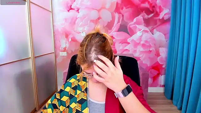 AngelinaLow online show from February 13, 2026, 6:31 am