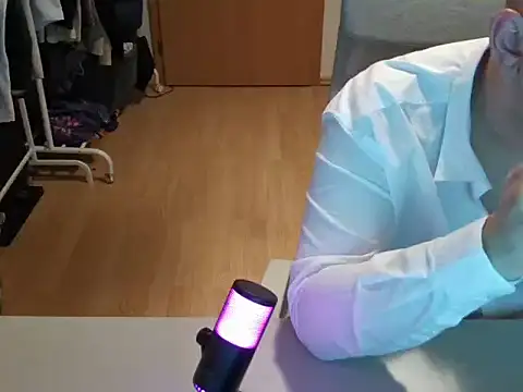 bigboyZ6 online show from November 13, 2025, 5:56 pm