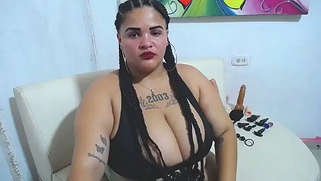 latina bigboos25 online show from October 5, 2025, 3:16 am