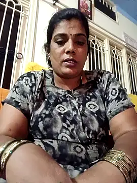 kissmetha online show from May 4, 2026, 8:05 pm