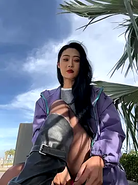 Snapshot of linger-23 chatting on November 27, 2025, 6:37 am linger-23 online show from November 27, 2025, 6:37 am