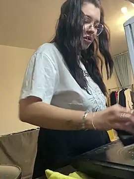 Snapshot of Karen_Holmss chatting on March 14, 2025, 1:27 am Karen Holmss online show from March 14, 2025, 1:27 am