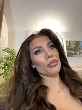 CelineReys online show from March 15, 2026, 6:47 pm