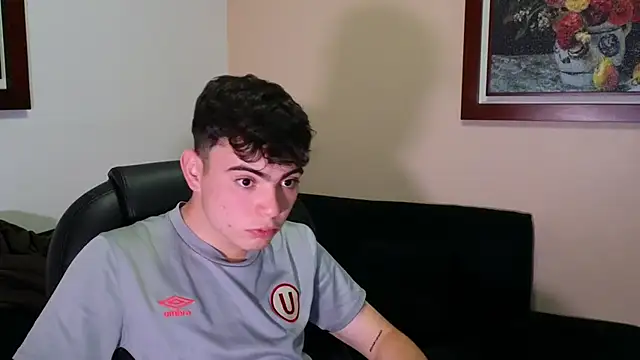 lukeboyce33 online show from September 17, 2025, 11:39 pm