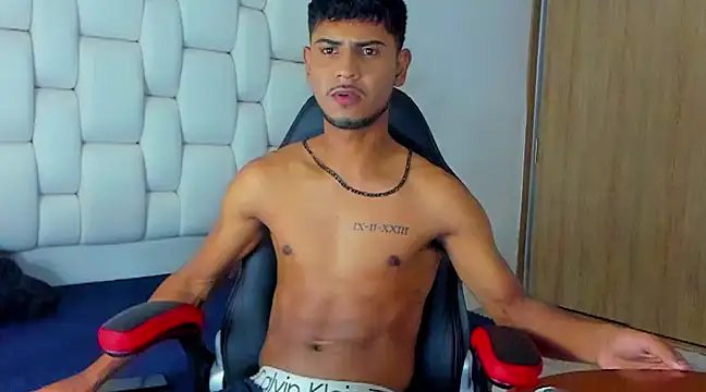 FelipeBrais online show from March 18, 2025, 8:59 pm