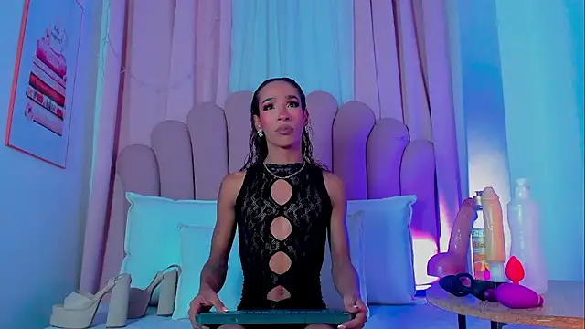 NicoleMadrird online show from September 18, 2025, 3:30 am