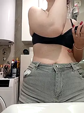 MeCherryy online show from May 13, 2026, 5:21 pm