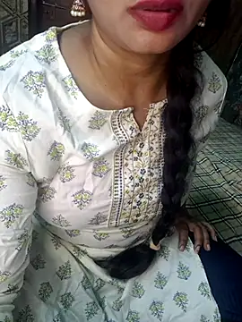 Snapshot of Shalini_telugu09 chatting on July 28, 2026, 4:50 pm Shalini telugu09 online show from July 28, 2026, 4:50 pm