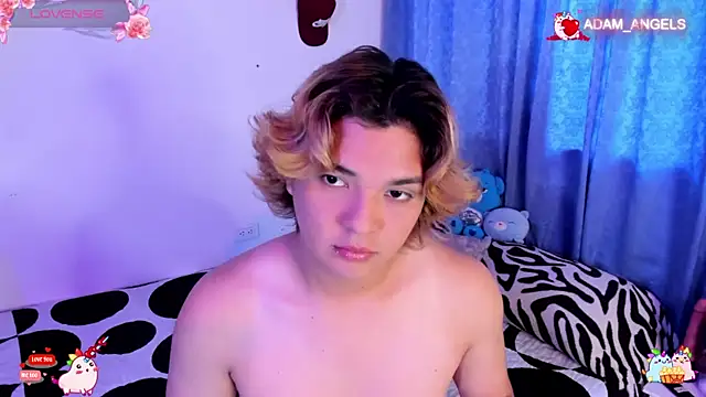 Snapshot of adam_angelssss chatting on April 22, 2026, 2:07 pm adam angelssss online show from April 22, 2026, 2:07 pm