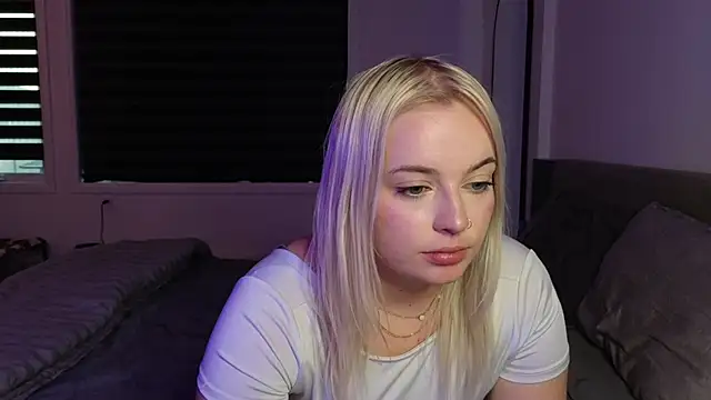 margot robbie7 online show from October 8, 2025, 10:40 pm