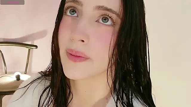 Snapshot of Rebbecawhite_meow chatting on May 7, 2026, 9:09 pm Rebbecawhite meow online show from May 7, 2026, 9:09 pm