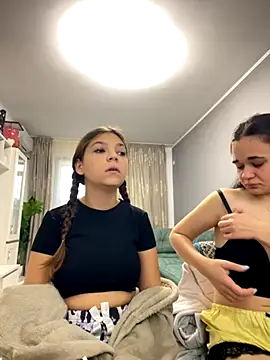 Snapshot of 18teengirl3 chatting on October 2, 2025, 7:48 am 18teengirl3 online show from October 2, 2025, 7:48 am