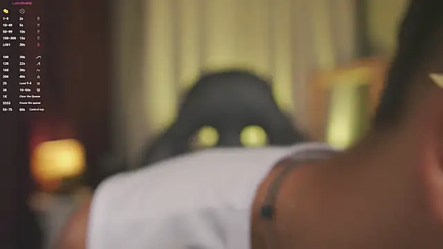 Colstorw  online show from April 15, 2026, 10:55 am