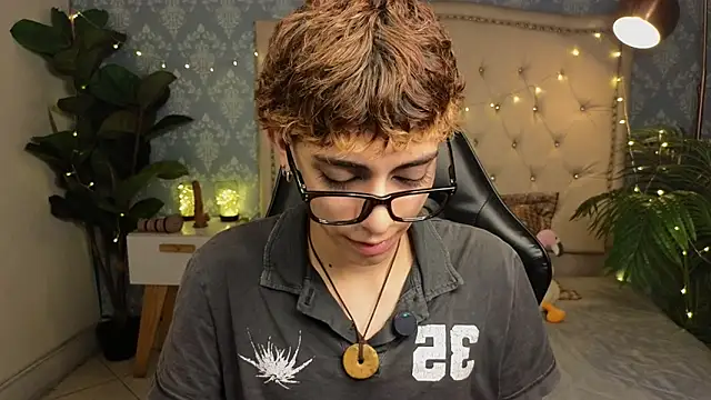 Snapshot of Matty_Sparkk chatting on February 22, 2026, 1:42 pm Matty Sparkk online show from February 22, 2026, 1:42 pm