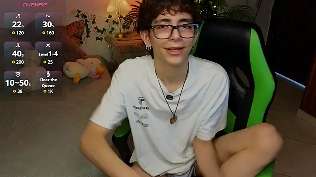 Snapshot of Matty_Sparkk chatting on May 24, 2026, 1:38 pm Matty Sparkk online show from May 24, 2026, 1:38 pm
