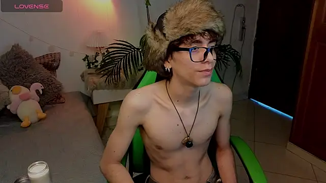 Snapshot of Matty_Sparkk chatting on June 10, 2026, 1:10 pm Matty Sparkk online show from June 10, 2026, 1:10 pm