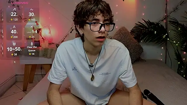 Snapshot of Matty_Sparkk chatting on June 17, 2026, 1:12 pm Matty Sparkk online show from June 17, 2026, 1:12 pm