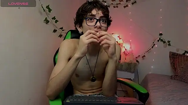 Snapshot of Matty_Sparkk chatting on June 22, 2026, 1:30 pm Matty Sparkk online show from June 22, 2026, 1:30 pm