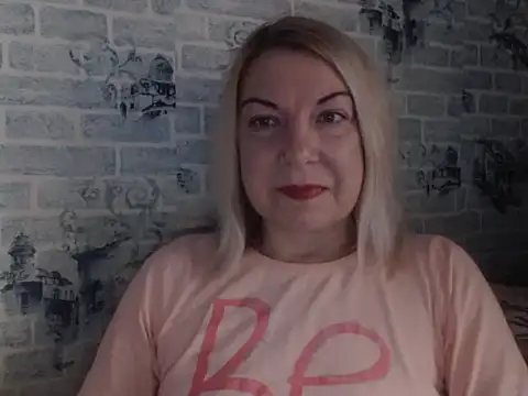 Lillia Ray online show from December 1, 2025, 11:59 am