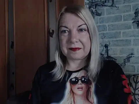 Snapshot of Lillia_Ray chatting on April 24, 2026, 9:45 am Lillia Ray online show from April 24, 2026, 9:45 am
