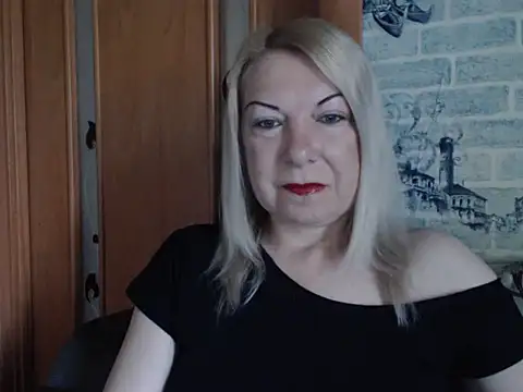 Snapshot of Lillia_Ray chatting on May 23, 2026, 8:29 am Lillia Ray online show from May 23, 2026, 8:29 am