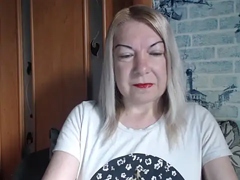 Snapshot of Lillia_Ray chatting on May 24, 2026, 5:23 am Lillia Ray online show from May 24, 2026, 5:23 am