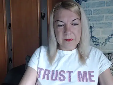 Snapshot of Lillia_Ray chatting on June 4, 2026, 5:46 am Lillia Ray online show from June 4, 2026, 5:46 am