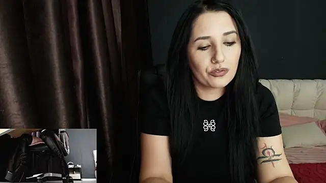 missdyaa online show from September 14, 2025, 9:47 pm