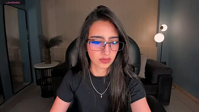 LarisaSmirnov online show from October 18, 2025, 5:10 am