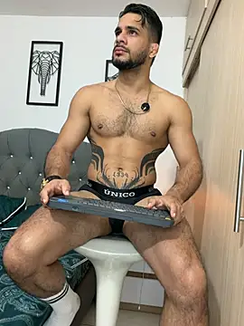 Maximiliano ford online show from May 2, 2026, 10:42 am