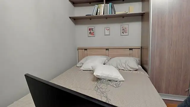 TayaGoth  online show from March 17, 2025, 6:00 pm