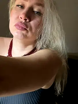 Nikusia online show from December 4, 2025, 1:53 pm