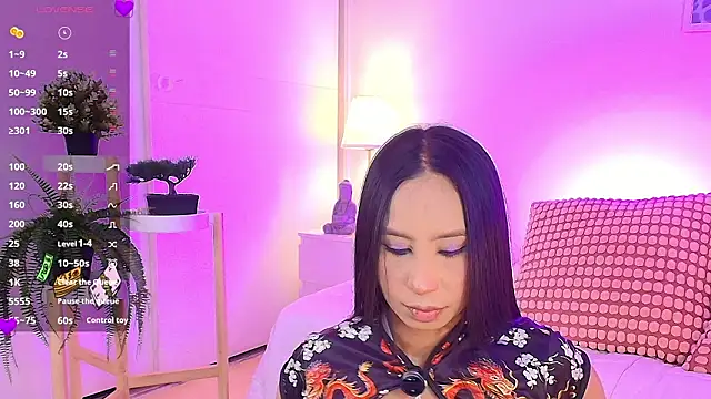 Valen ross  online show from February 12, 2026, 9:43 pm