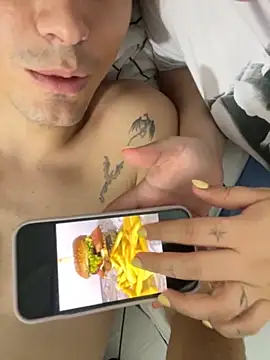 Snapshot of pareja_curiosa19 chatting on October 10, 2025, 2:21 am pareja curiosa19 online show from October 10, 2025, 2:21 am