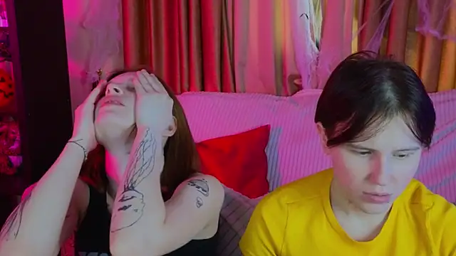 Snapshot of Tara_Lawson chatting on October 31, 2025, 7:20 am Tara Lawson online show from October 31, 2025, 7:20 am