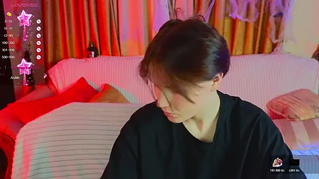 Snapshot of Tara_Lawson chatting on November 2, 2025, 11:01 am Tara Lawson online show from November 2, 2025, 11:01 am