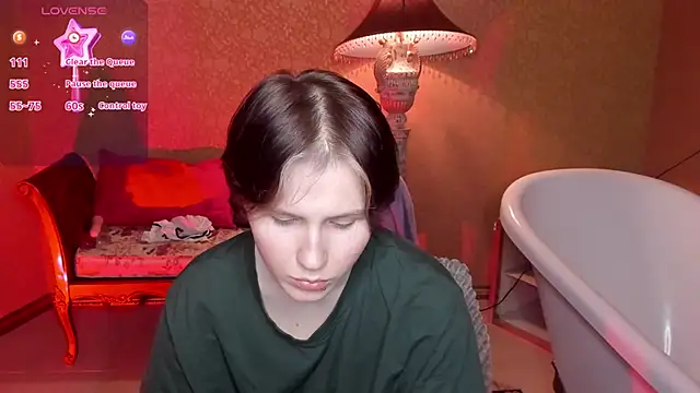 Snapshot of Tara_Lawson chatting on November 30, 2025, 11:25 am Tara Lawson online show from November 30, 2025, 11:25 am