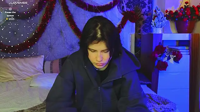 Snapshot of Tara_Lawson chatting on January 6, 2026, 5:33 am Tara Lawson online show from January 6, 2026, 5:33 am