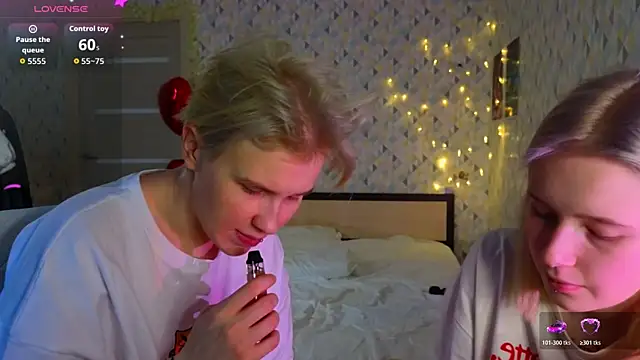 Snapshot of Tara_Lawson chatting on February 10, 2026, 12:09 pm Tara Lawson online show from February 10, 2026, 12:09 pm