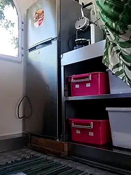 emiliemilf online show from March 8, 2026, 8:01 pm