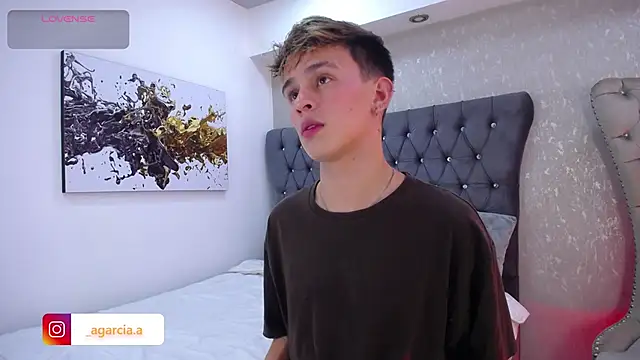 Snapshot of LiamWildx20 chatting on March 4, 2026, 5:35 am LiamWildx20 online show from March 4, 2026, 5:35 am